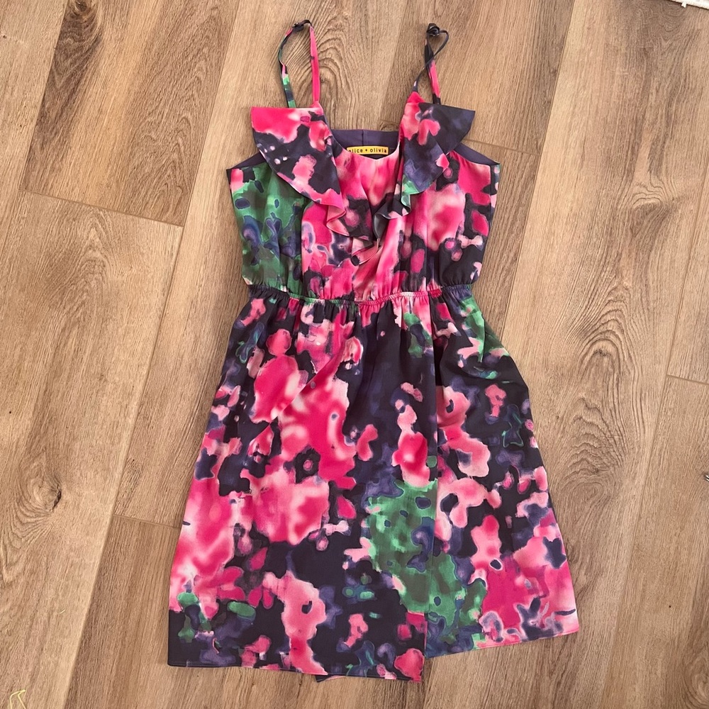 Alice + Olivia Women’s Mai Ruffle Top Watercolor Dress Size Medium